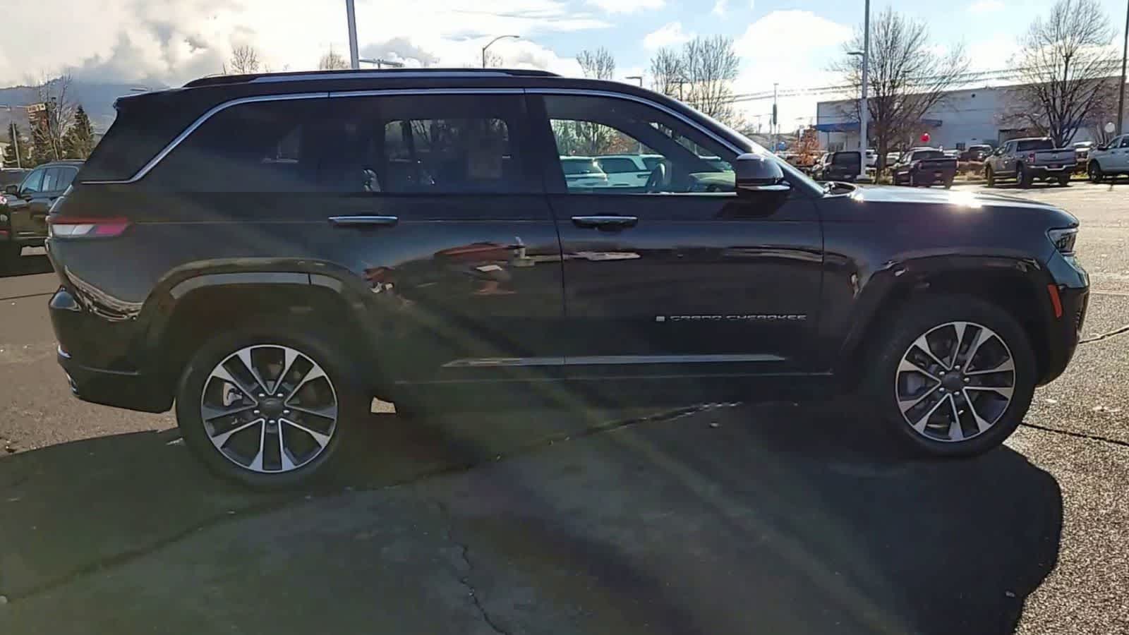 Thumbnail: 2024 Jeep Grand Cherokee - 9