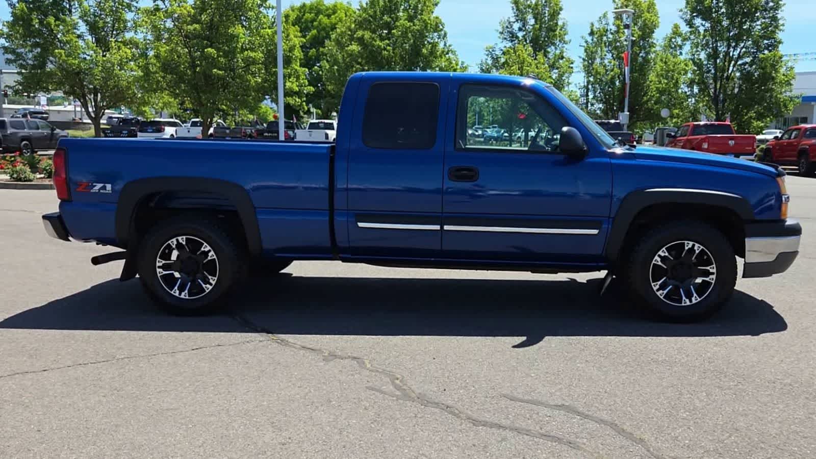 Thumbnail: 2004 Chevrolet Silverado 1500 - 9