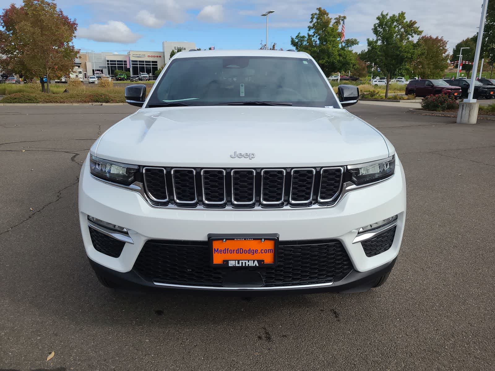 Thumbnail: 2024 Jeep Grand Cherokee - 14