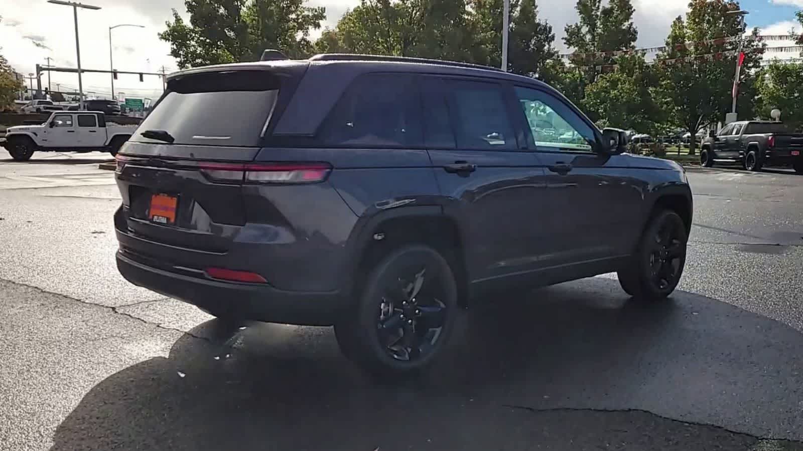 Thumbnail: 2025 Jeep Grand Cherokee - 8