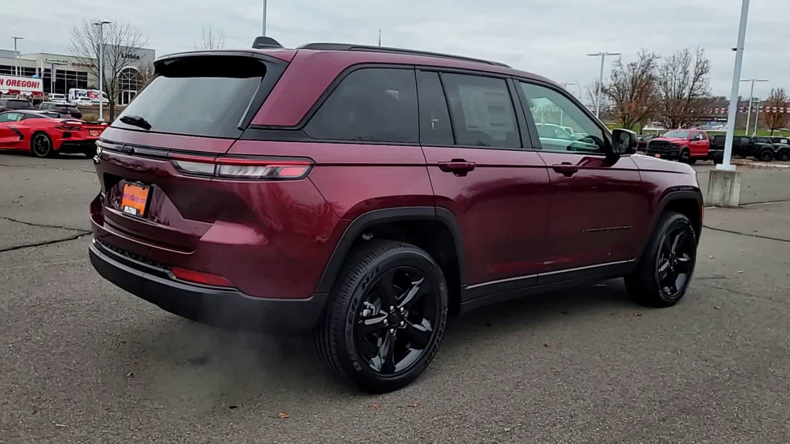 Thumbnail: 2025 Jeep Grand Cherokee - 8