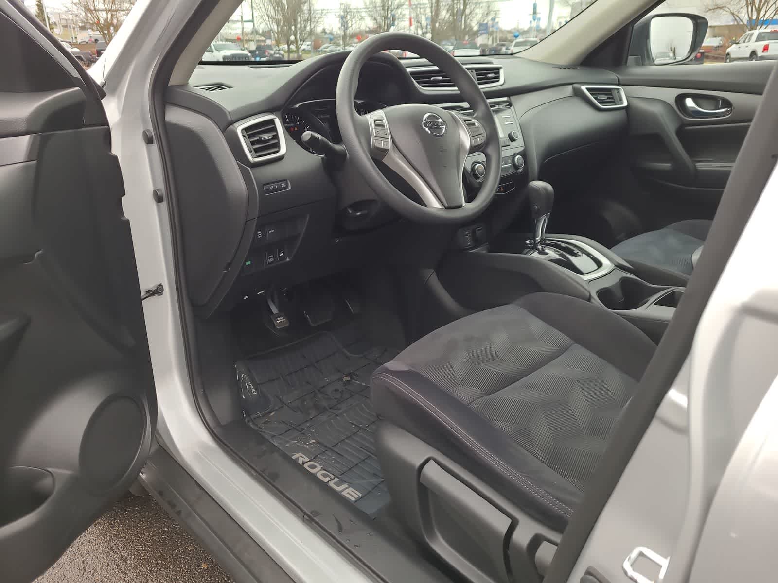 Thumbnail: 2016 Nissan Rogue - 10