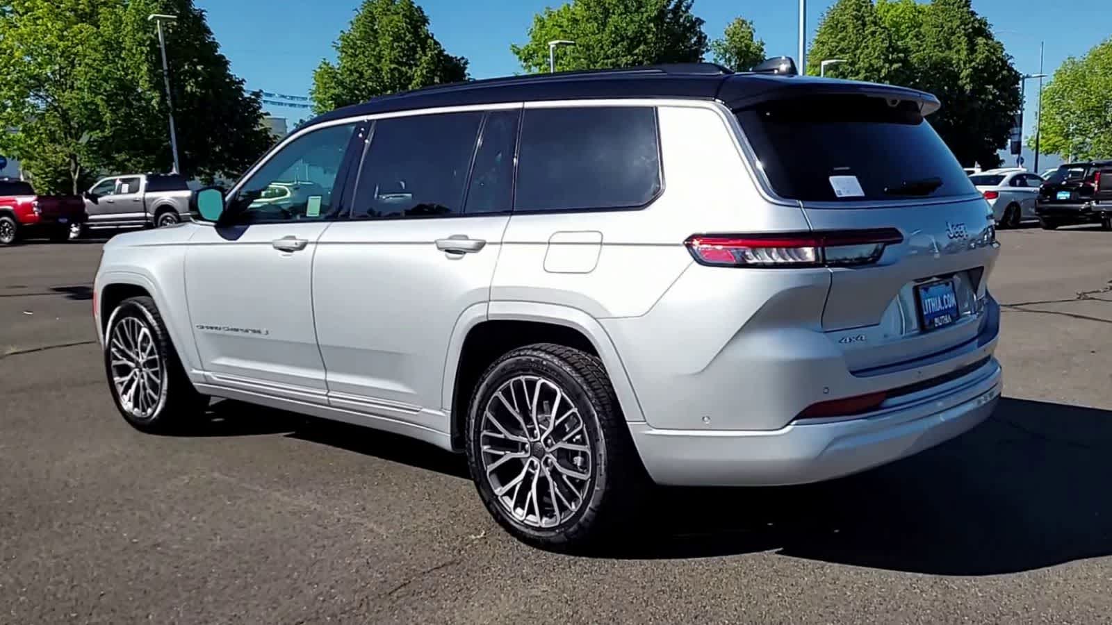 Thumbnail: 2026 Jeep Grand Cherokee - 6