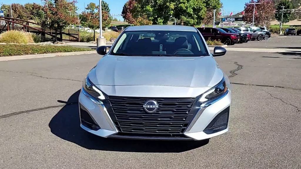 Used 2024 Nissan Altima 2.5 SV Sedan