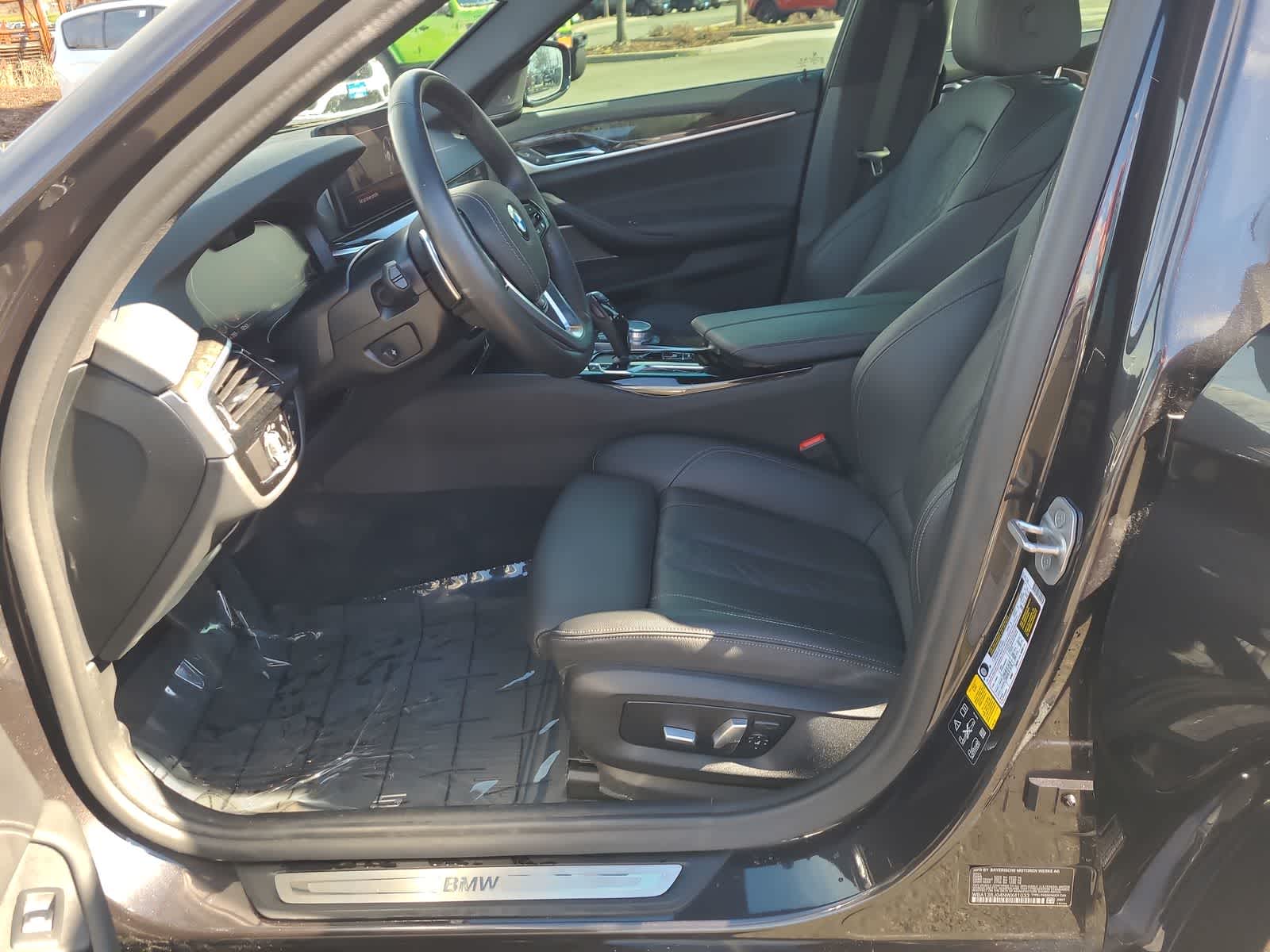 Thumbnail: 2022 BMW 5 Series - 19