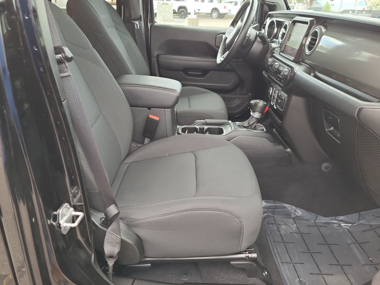 Thumbnail: 2022 Jeep Wrangler - 22