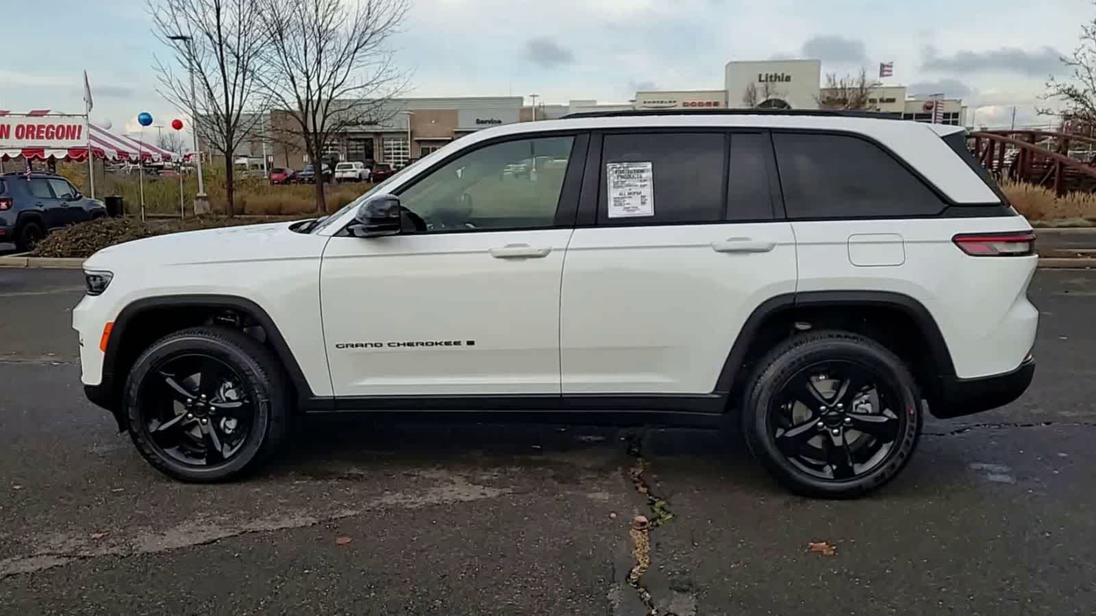 Thumbnail: 2025 Jeep Grand Cherokee - 5