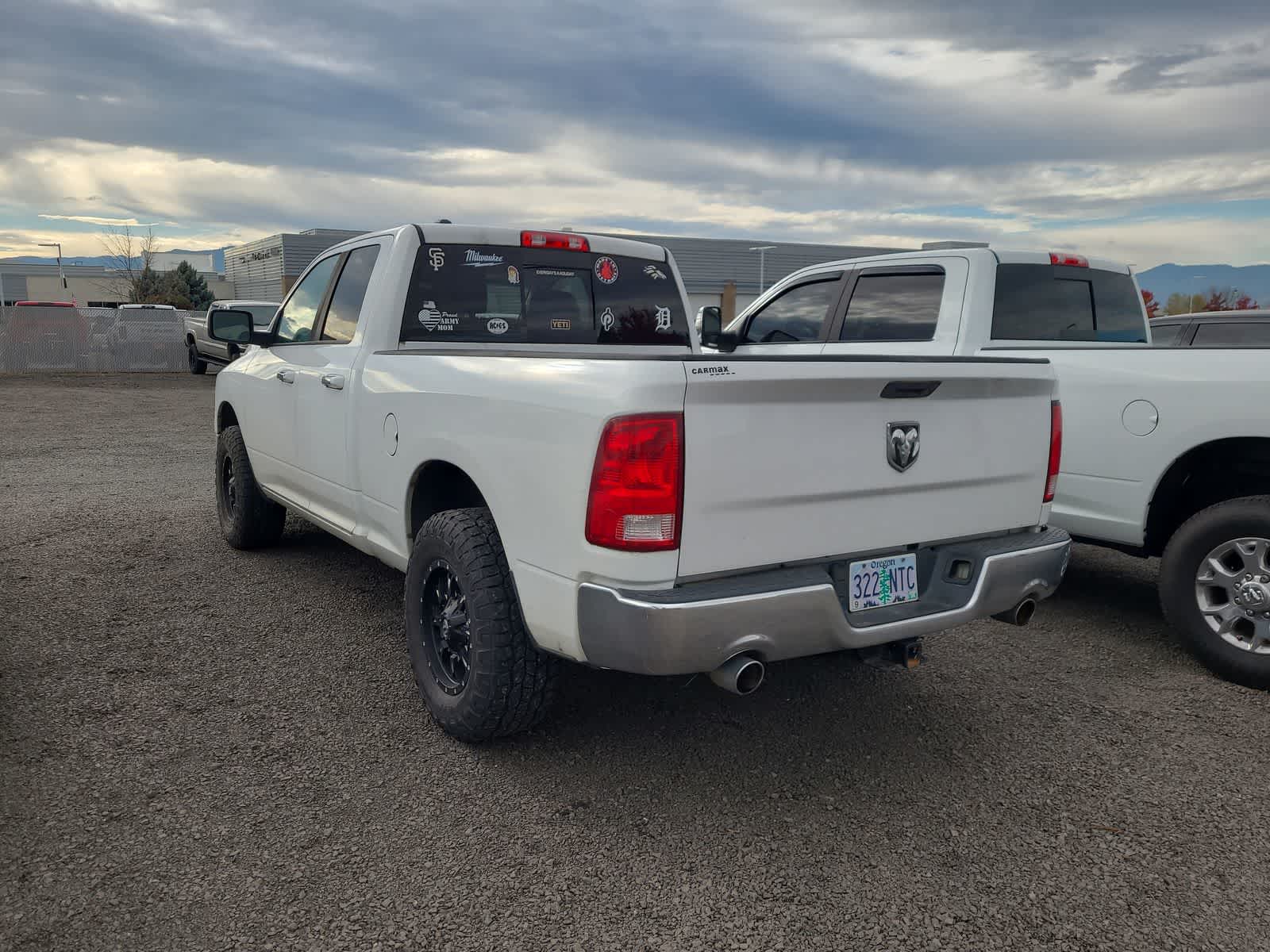 2015 Ram 1500 SLT photo 3