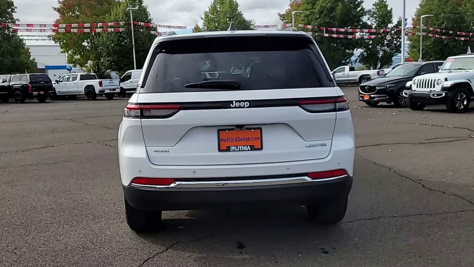 Thumbnail: 2024 Jeep Grand Cherokee - 7