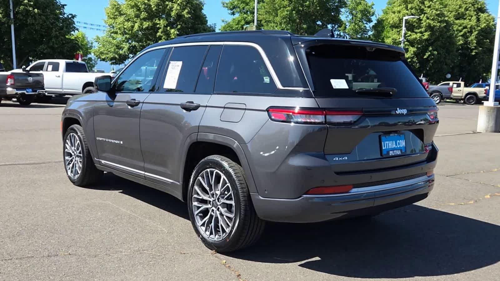 Thumbnail: 2026 Jeep Grand Cherokee - 6