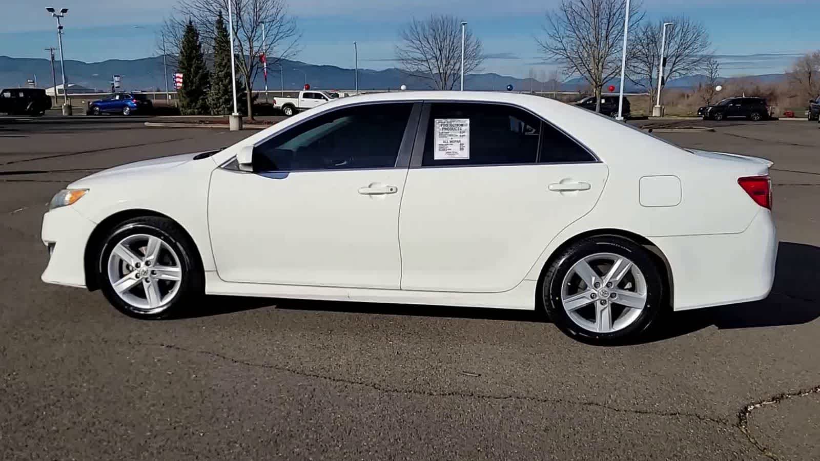 Thumbnail: 2014 Toyota Camry - 5