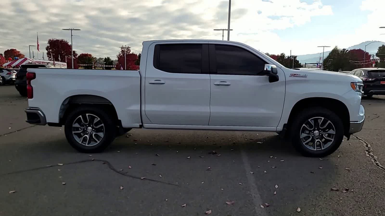 Thumbnail: 2024 Chevrolet Silverado 1500 - 9