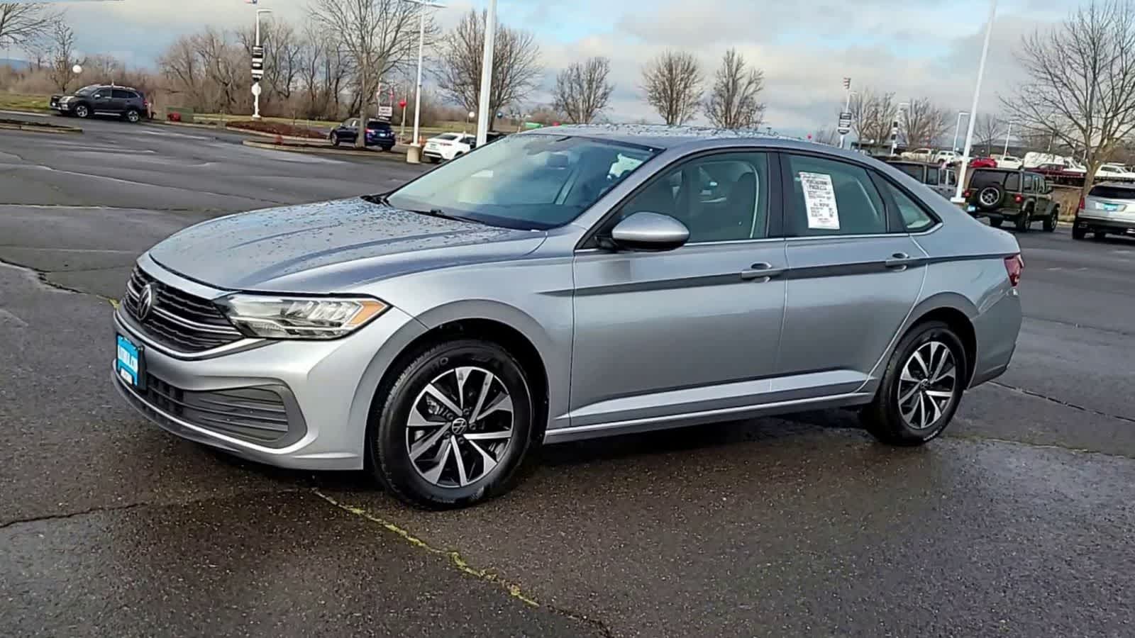 Thumbnail: 2024 Volkswagen Jetta - 4