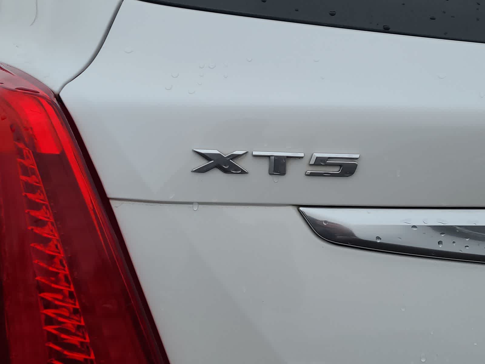 Thumbnail: 2017 Cadillac XT5 - 15