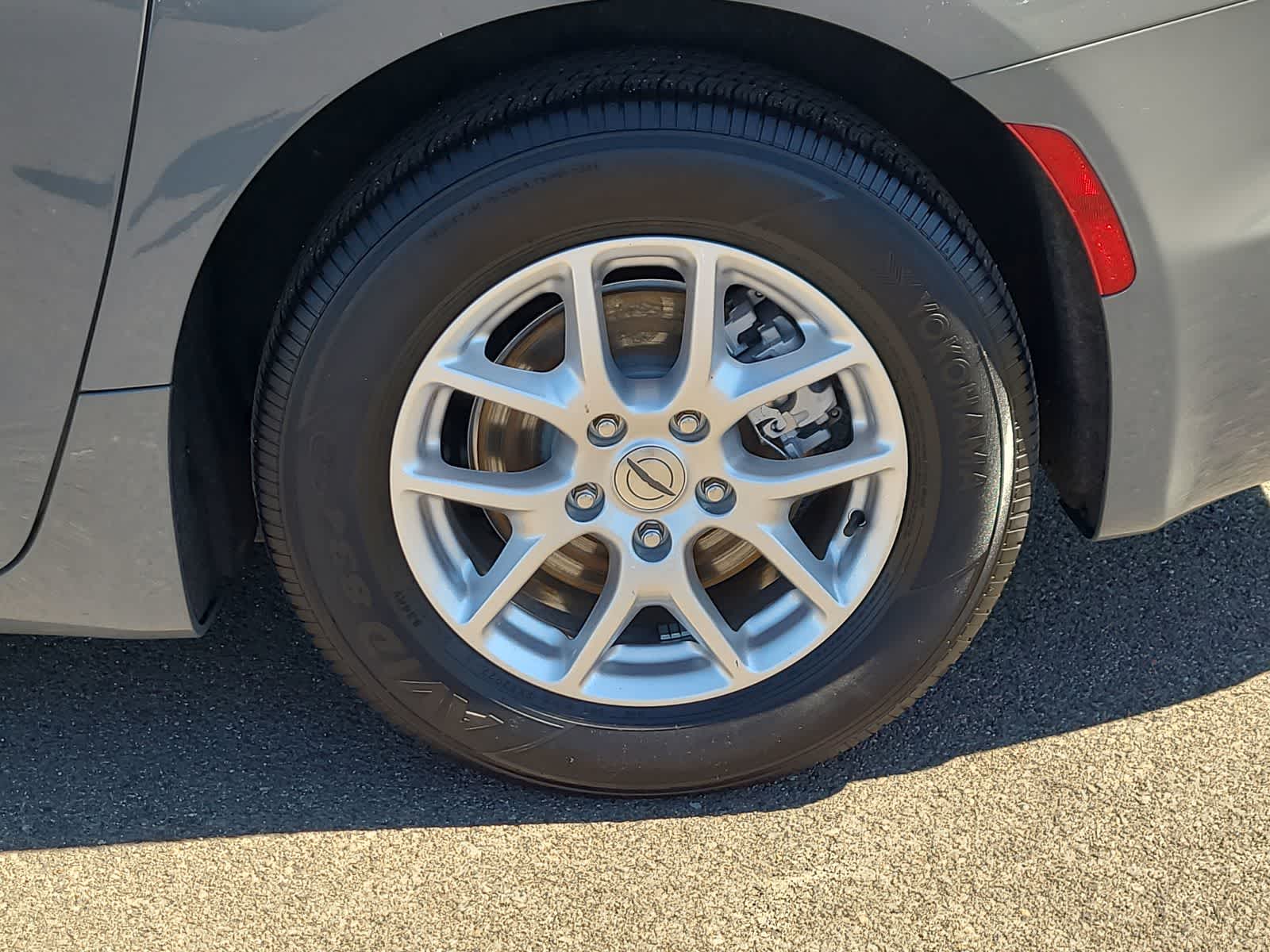 Thumbnail: 2023 Chrysler Pacifica - 16