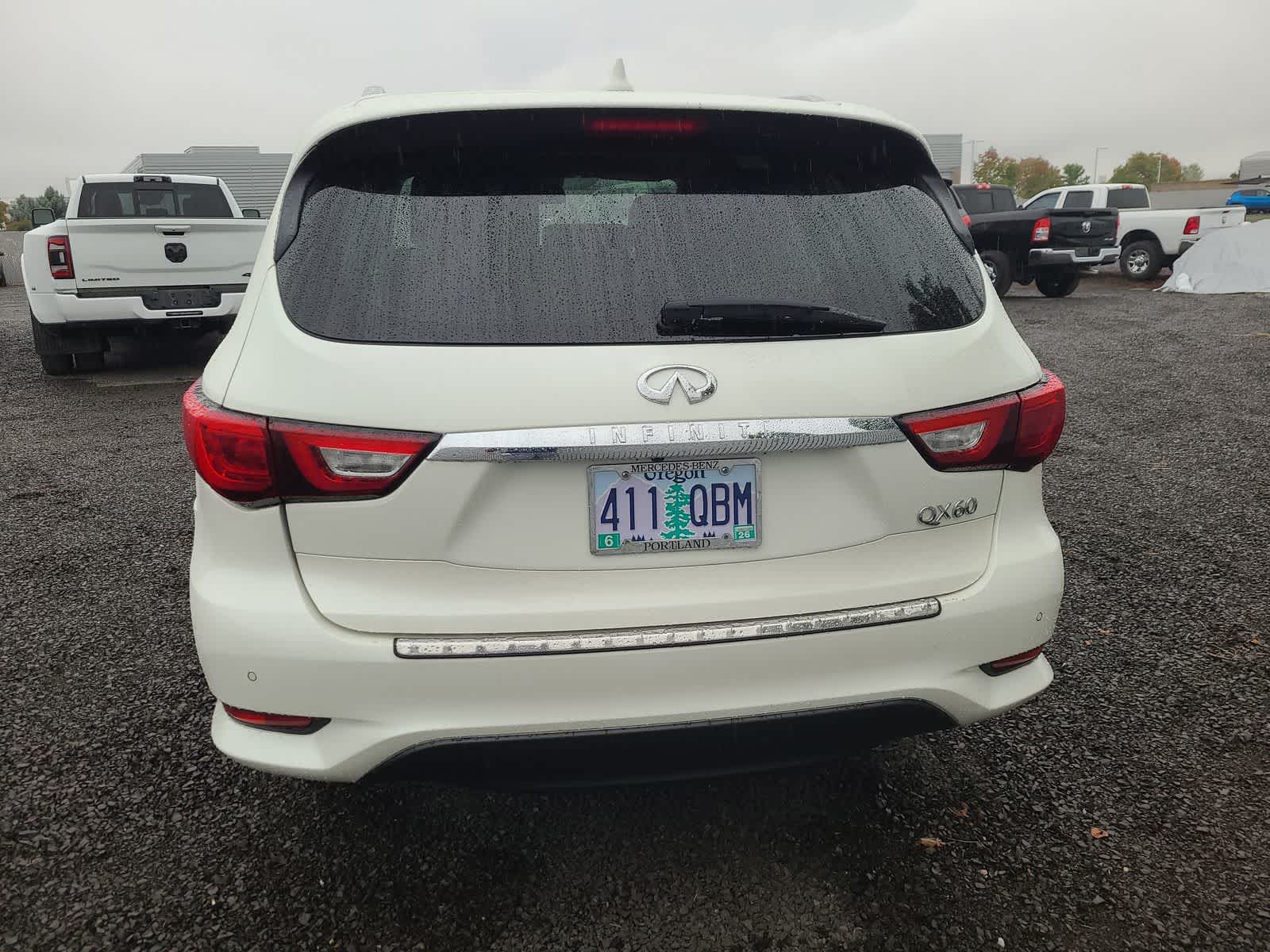 2017 Infiniti QX60 Premium Plus photo 3