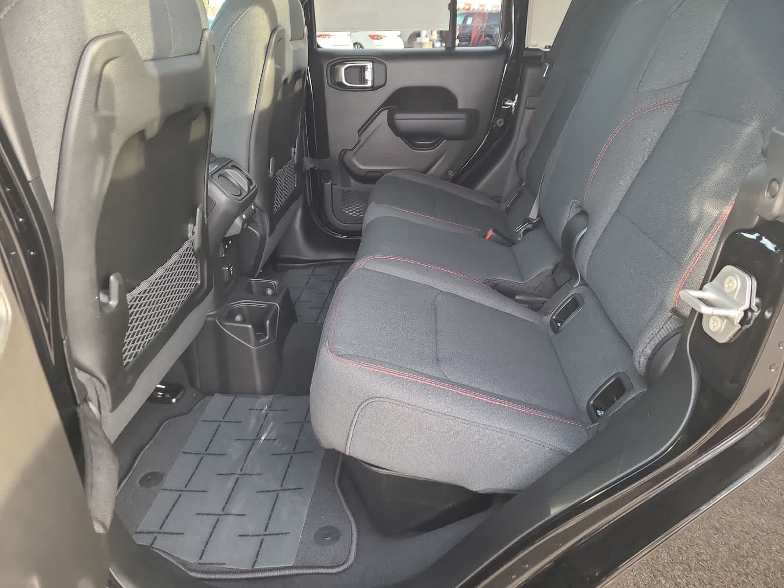 Thumbnail: 2026 Jeep Gladiator - 21