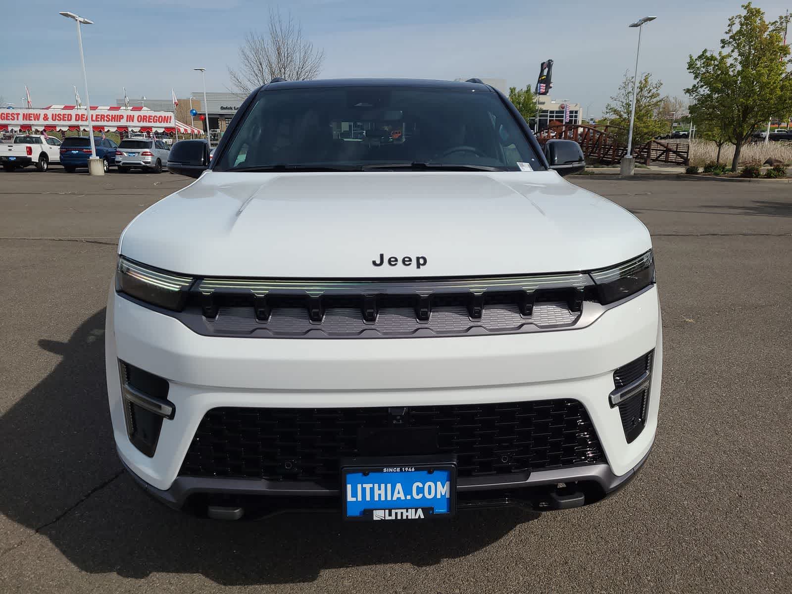 Thumbnail: 2026 Jeep Grand Wagoneer - 14