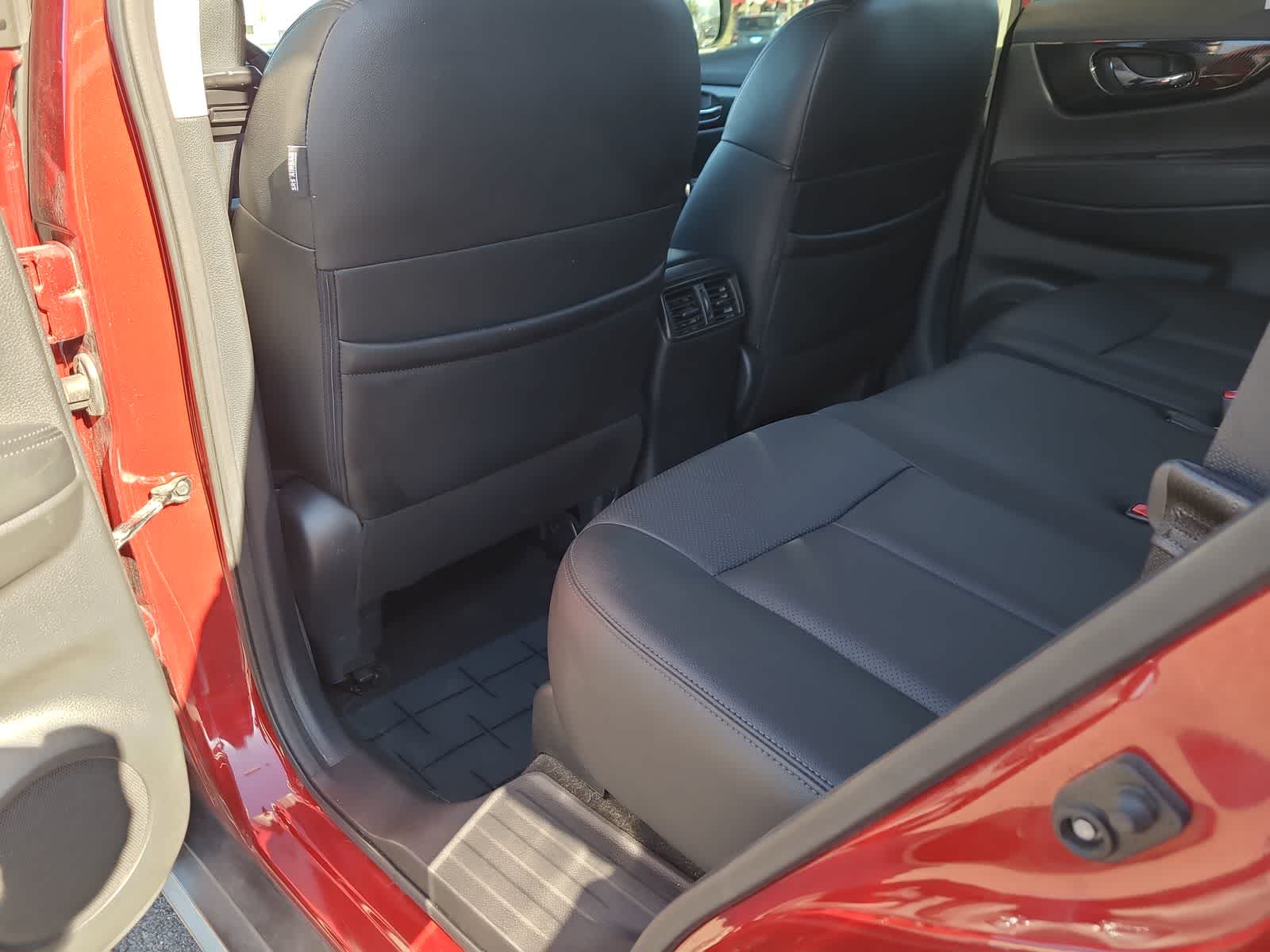 Thumbnail: 2020 Nissan Rogue - 20