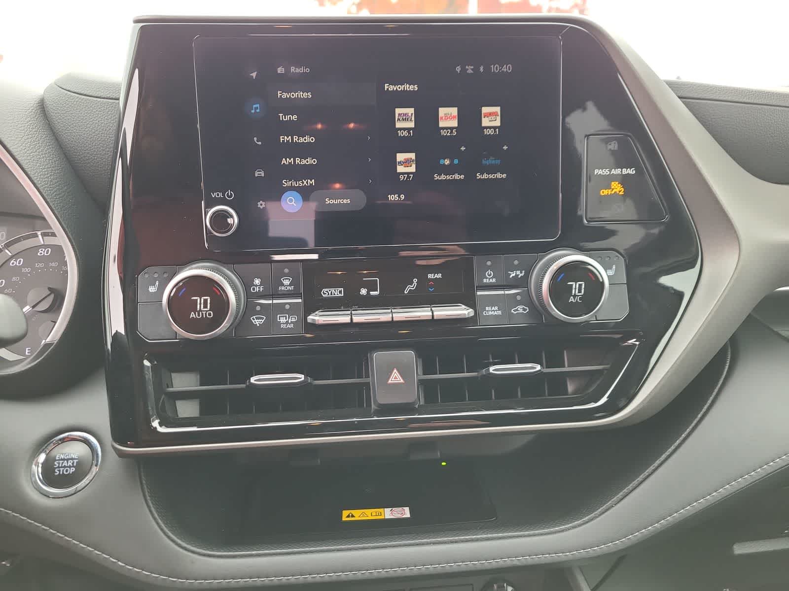 Thumbnail: 2023 Toyota Highlander - 24