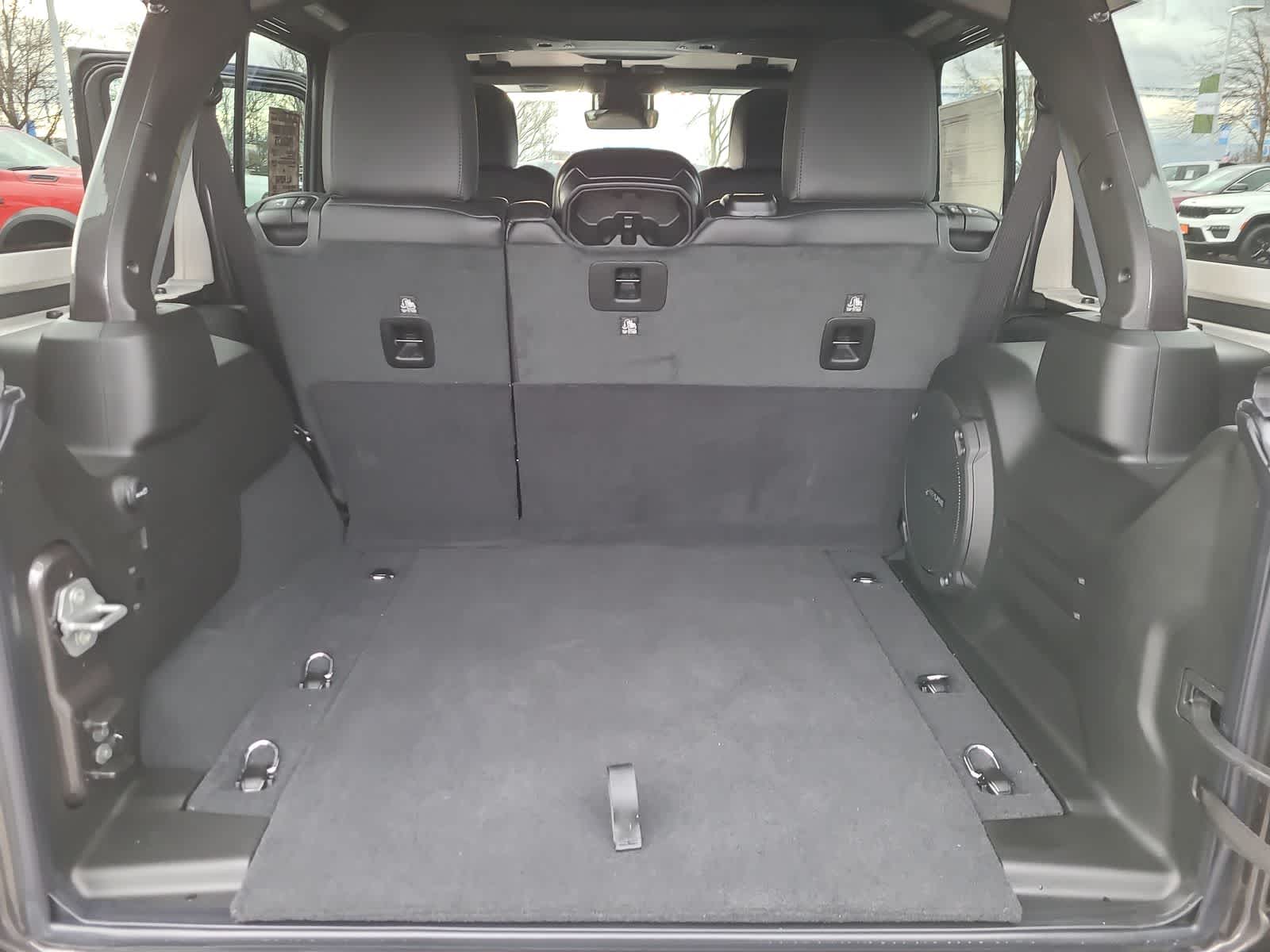 Thumbnail: 2025 Jeep Wrangler - 27