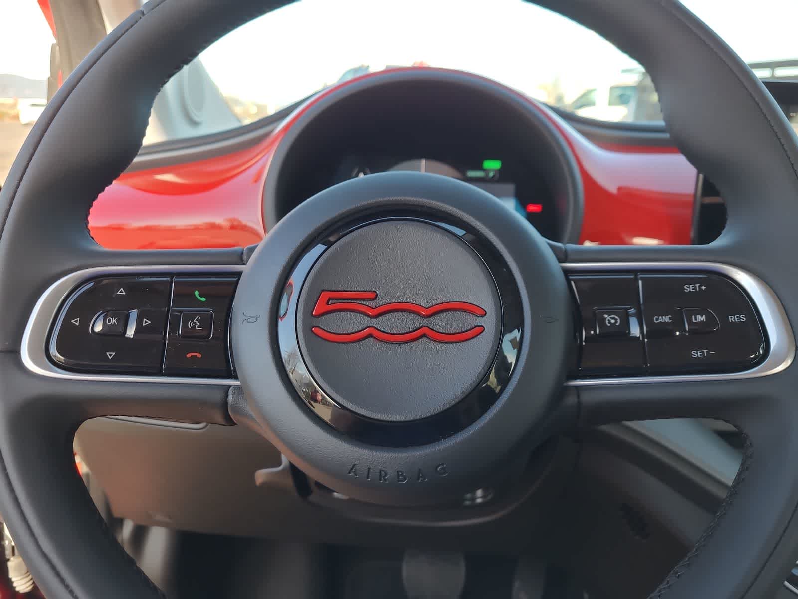 Thumbnail: 2024 Fiat 500e - 23