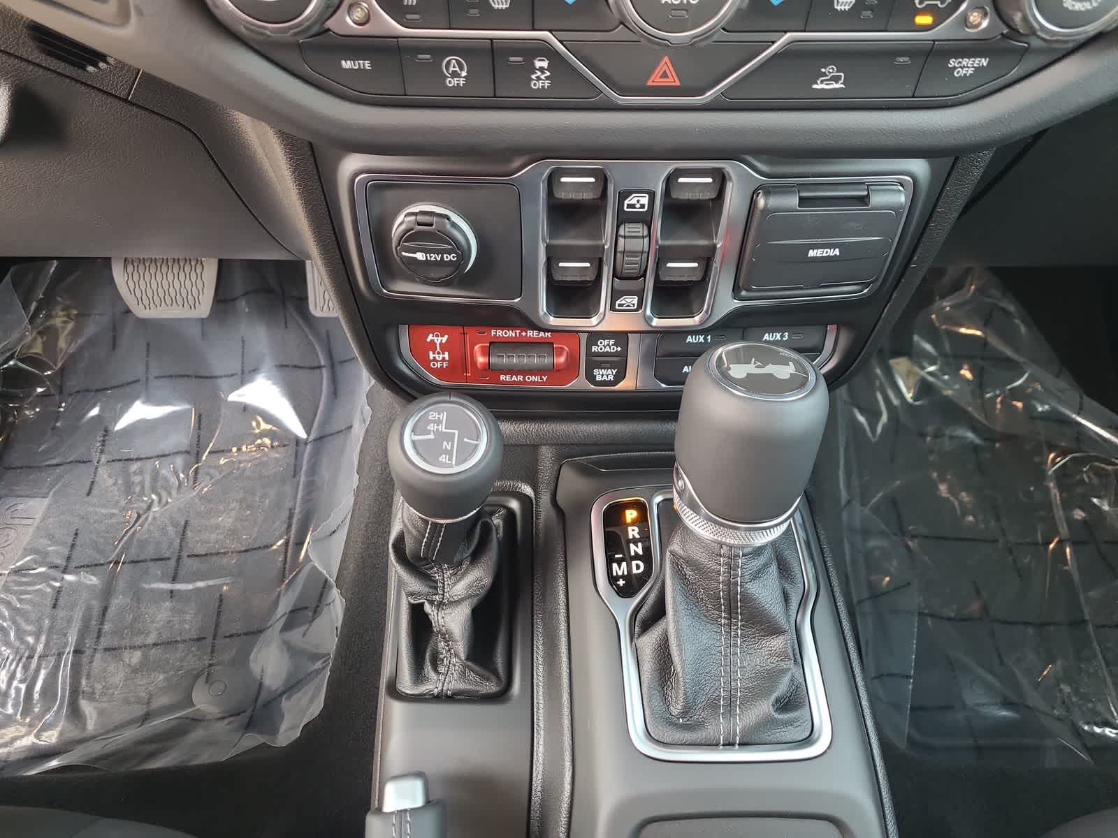 Thumbnail: 2026 Jeep Wrangler - 25