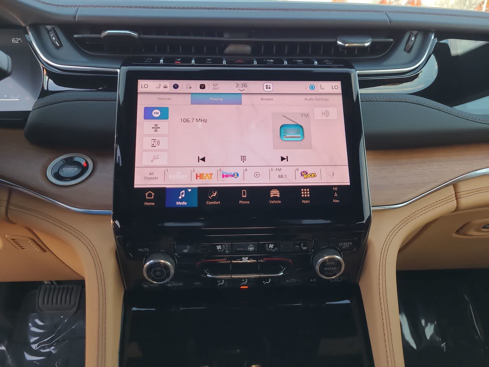 Thumbnail: 2025 Jeep Grand Cherokee - 24