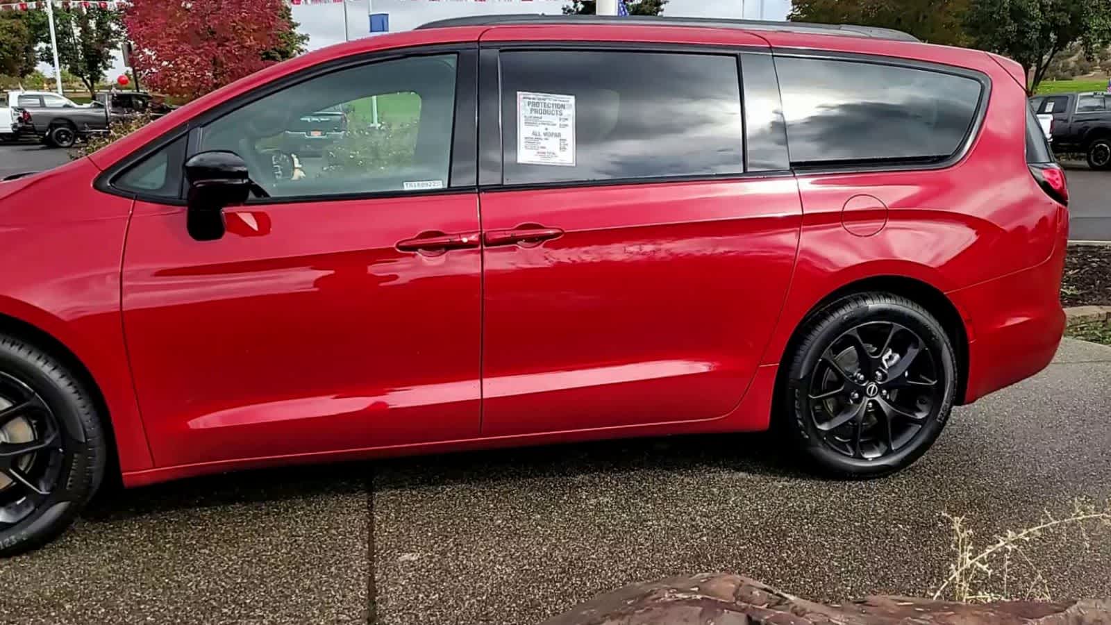 Thumbnail: 2026 Chrysler Pacifica - 5