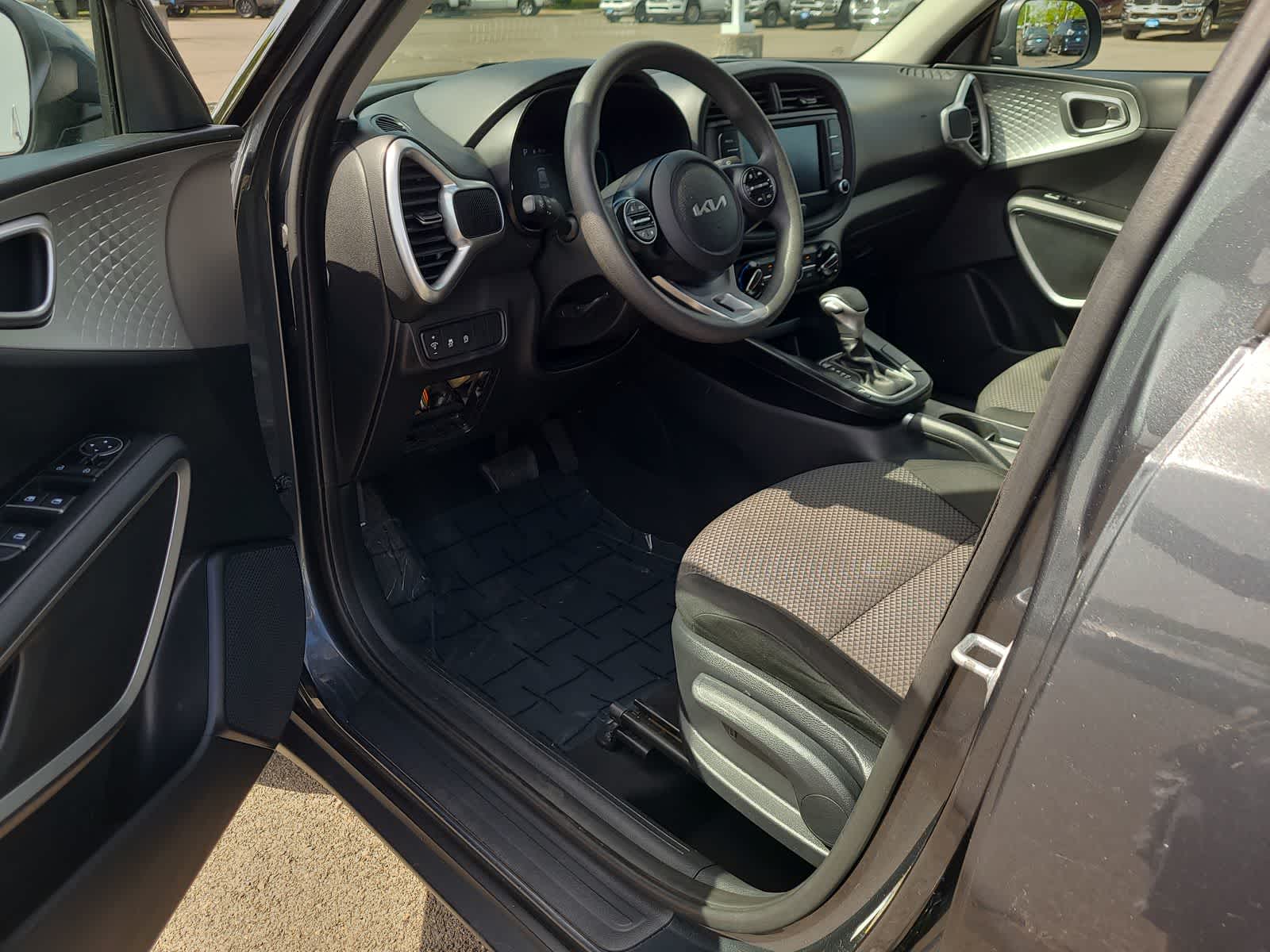 Thumbnail: 2023 Kia Soul - 10