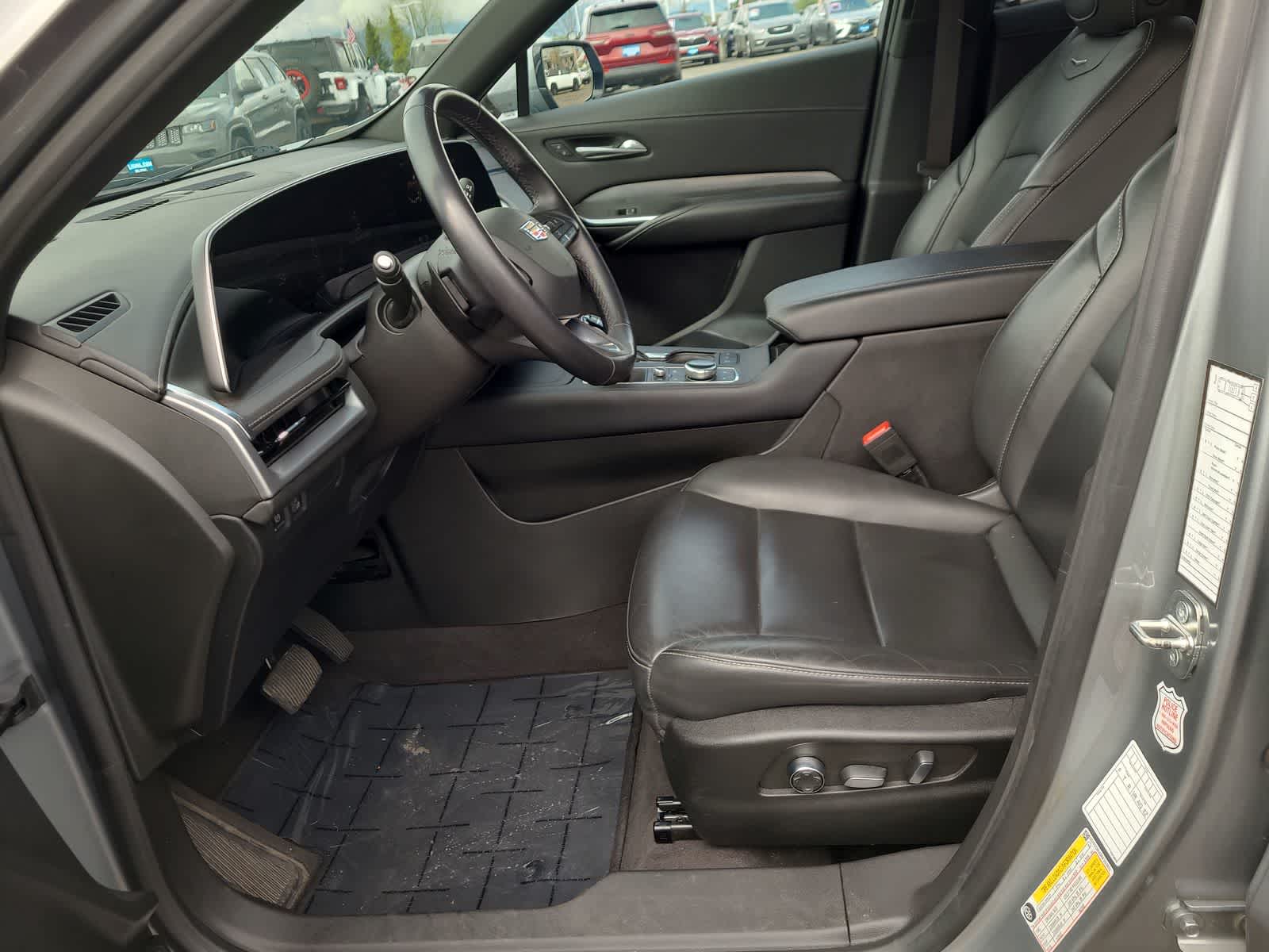 Thumbnail: 2024 Cadillac XT4 - 19