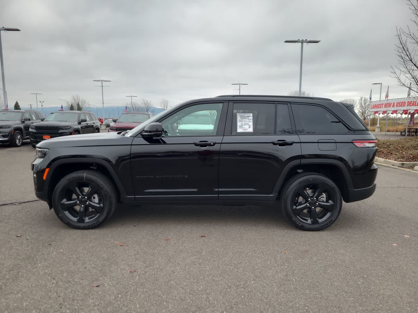 Thumbnail: 2025 Jeep Grand Cherokee - 11