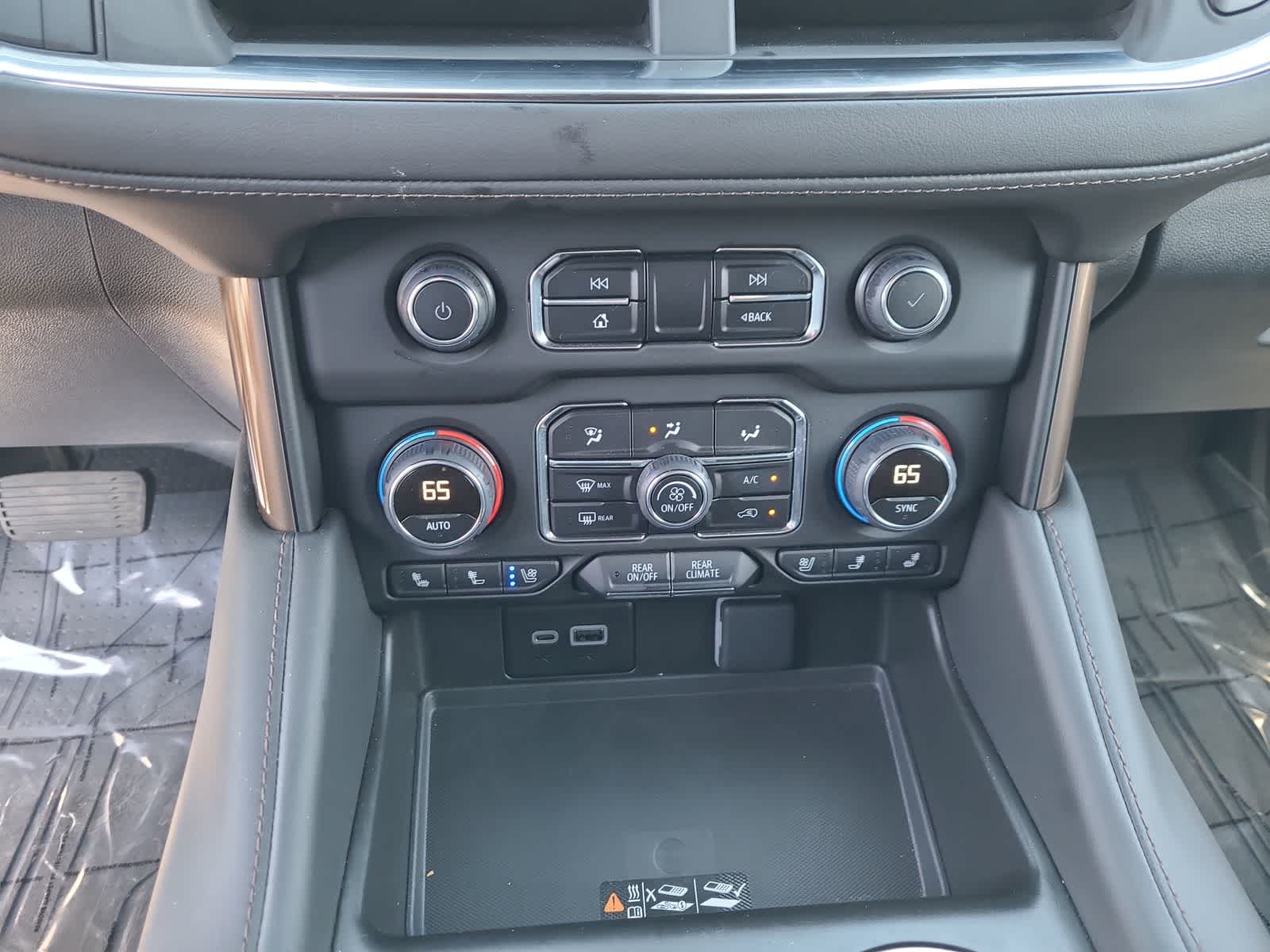 Thumbnail: 2024 Chevrolet Tahoe - 25
