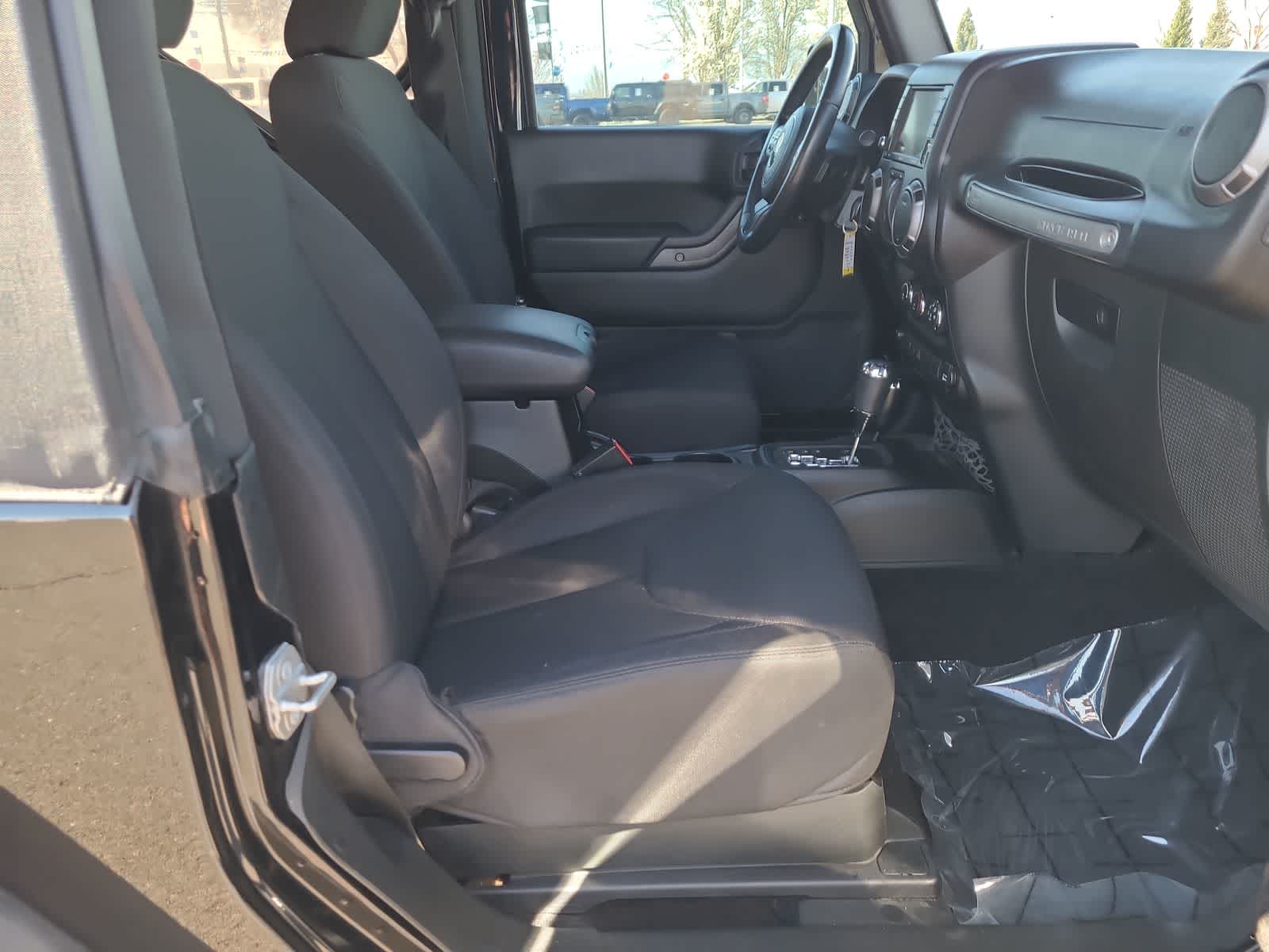 Thumbnail: 2018 Jeep Wrangler - 22