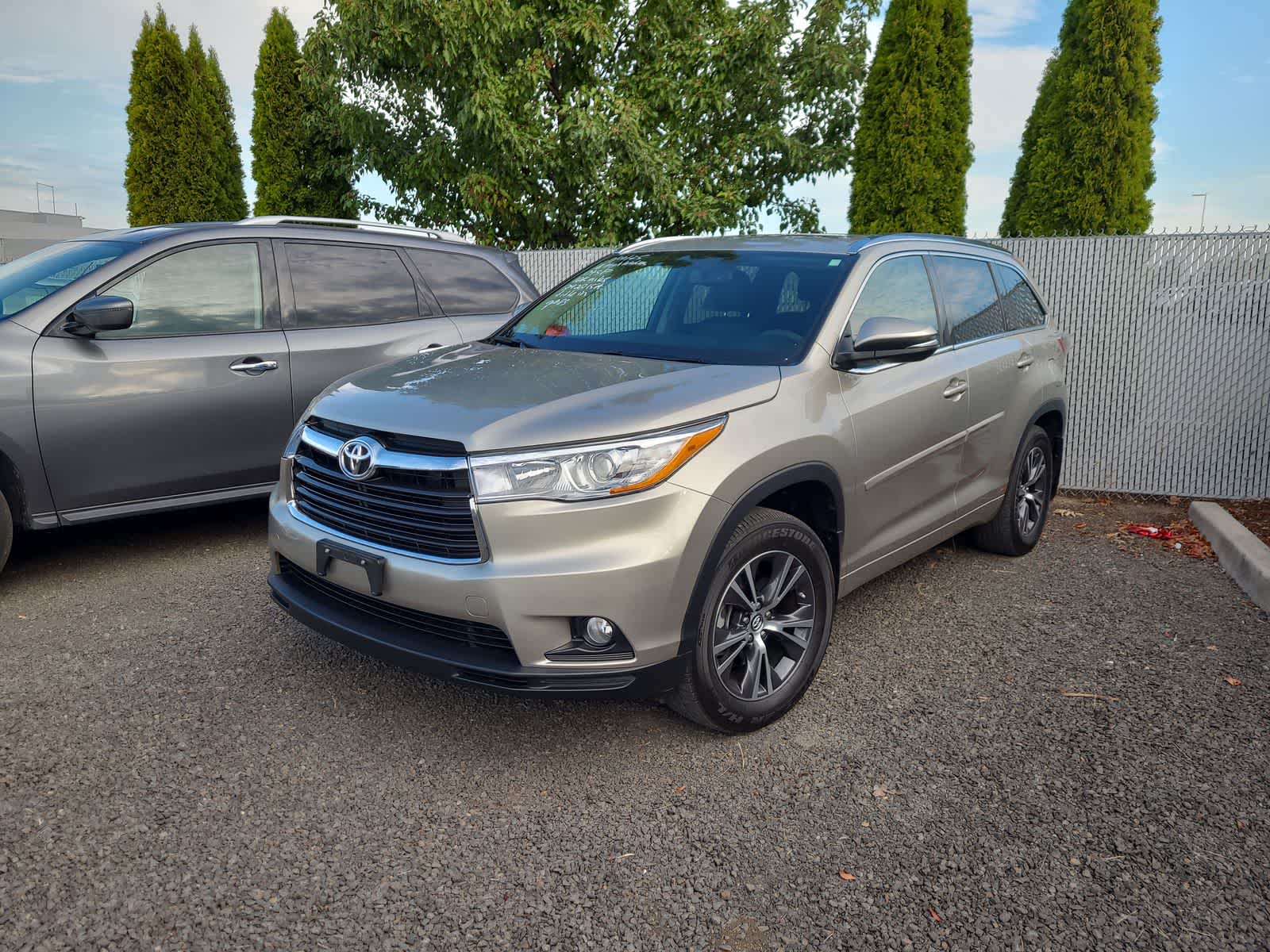 Thumbnail: 2016 Toyota Highlander - 1