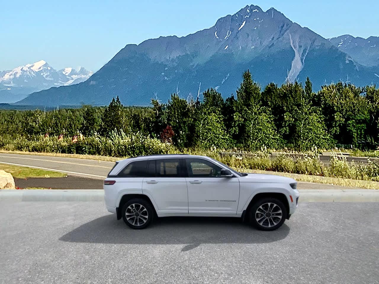 Thumbnail: 2023 Jeep Grand Cherokee - 6