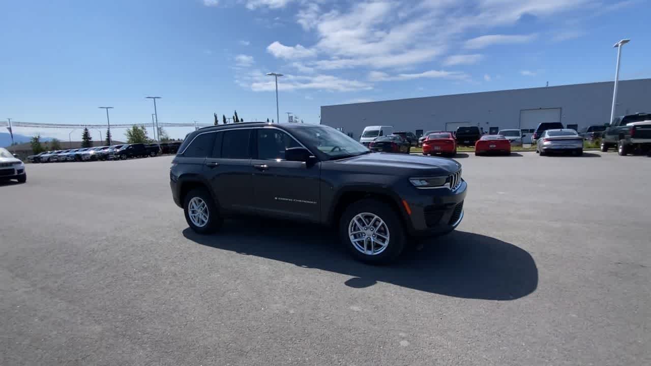 Thumbnail: 2025 Jeep Grand Cherokee - 7