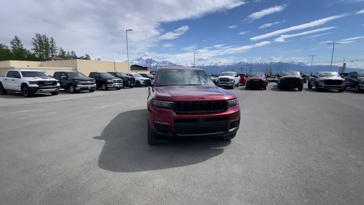 Thumbnail: 2025 Jeep Grand Cherokee - 8