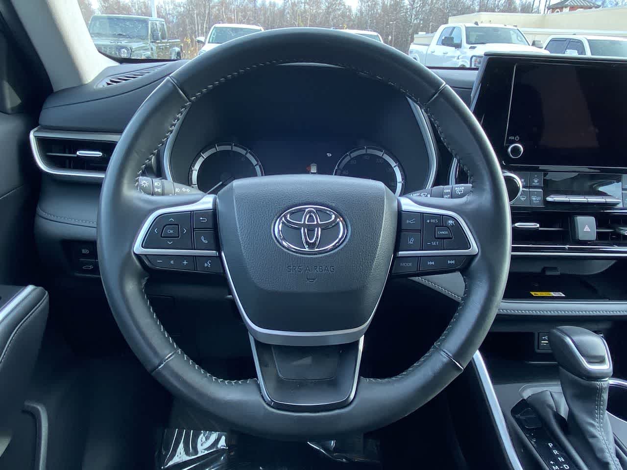 Thumbnail: 2024 Toyota Highlander - 20