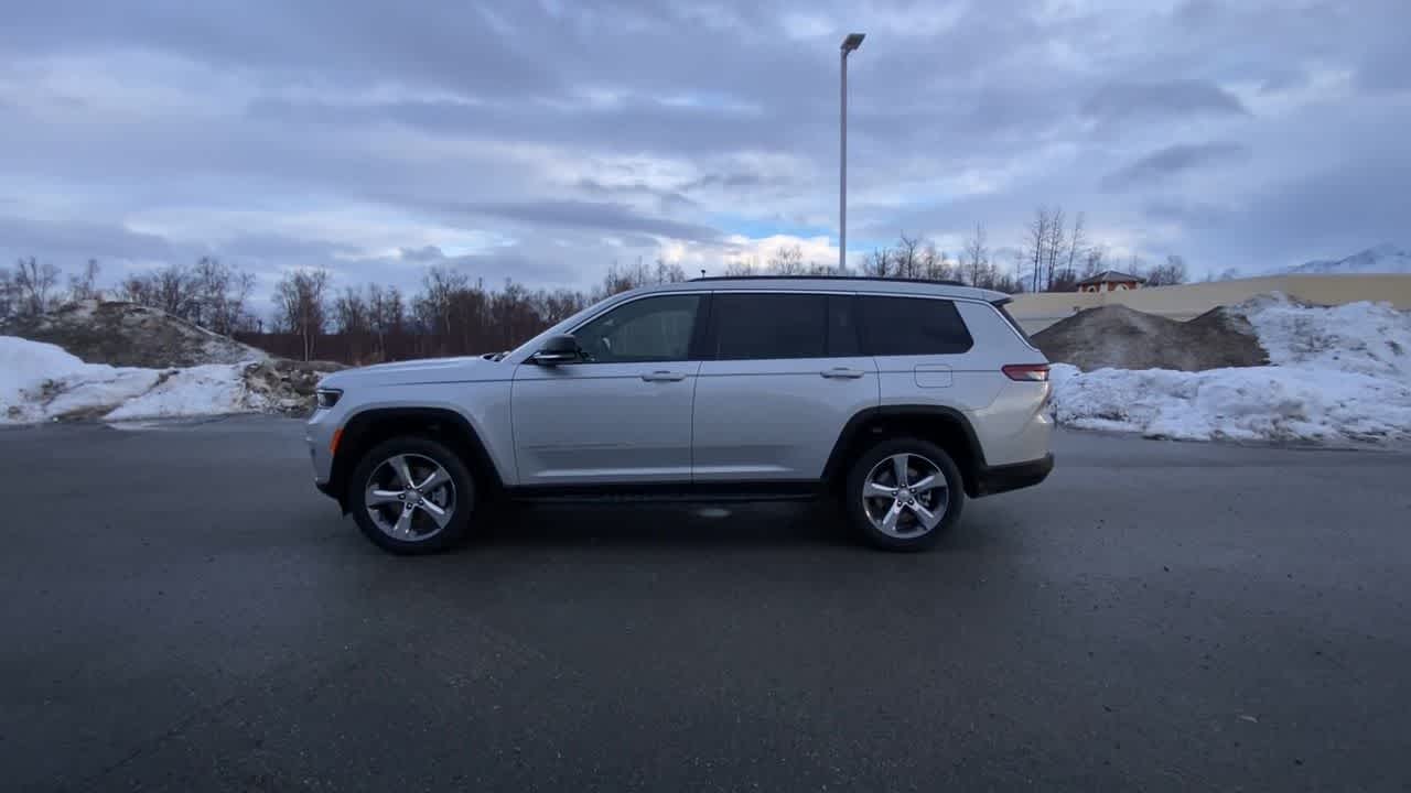 Thumbnail: 2025 Jeep Grand Cherokee - 7