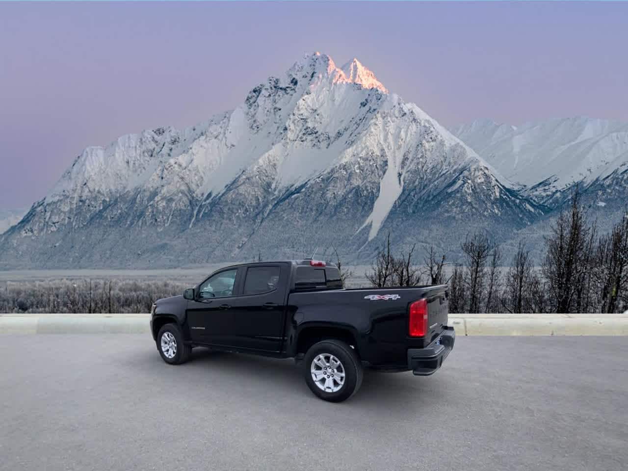 Thumbnail: 2022 Chevrolet Colorado - 3