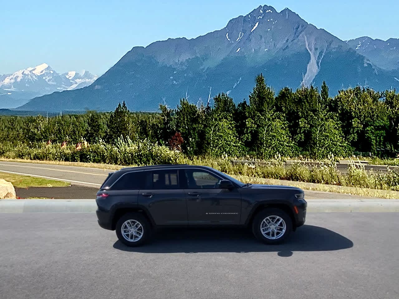Thumbnail: 2025 Jeep Grand Cherokee - 6