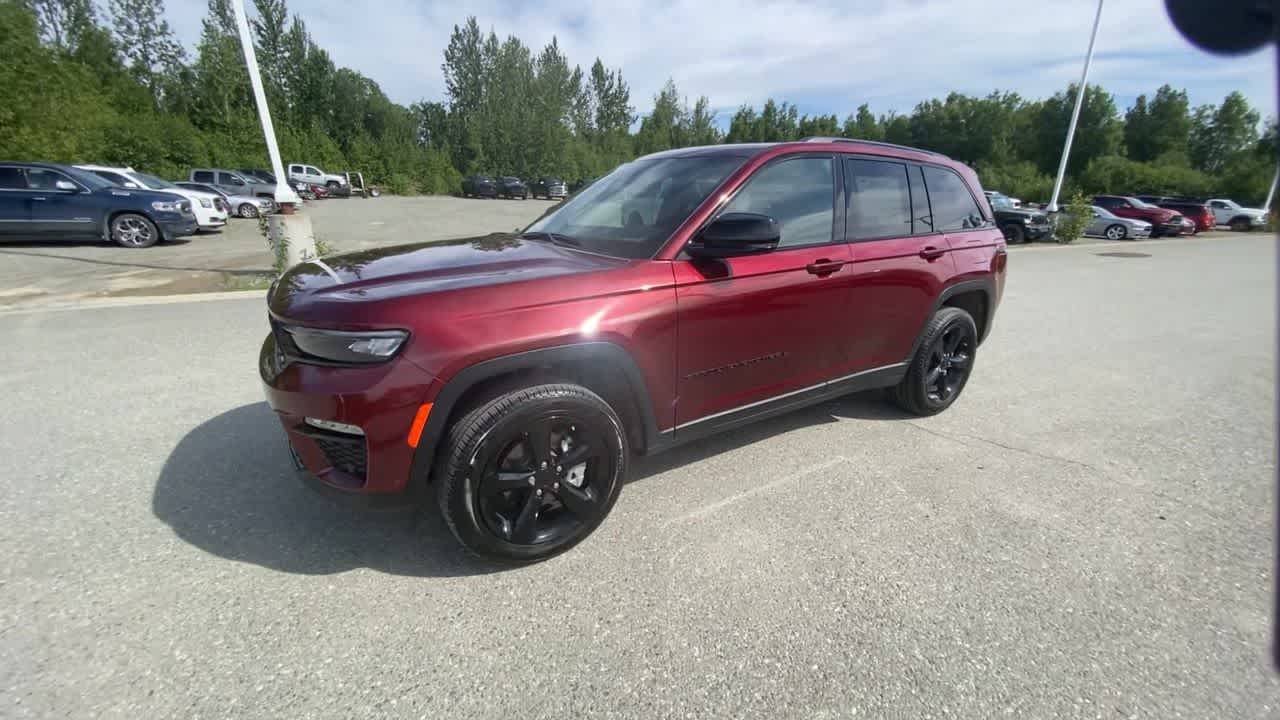 Thumbnail: 2025 Jeep Grand Cherokee - 9