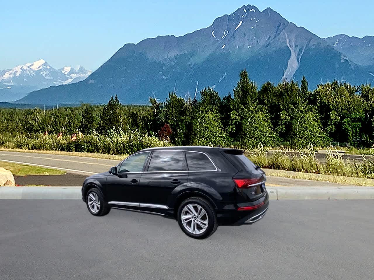 Thumbnail: 2023 Audi Q7 - 4
