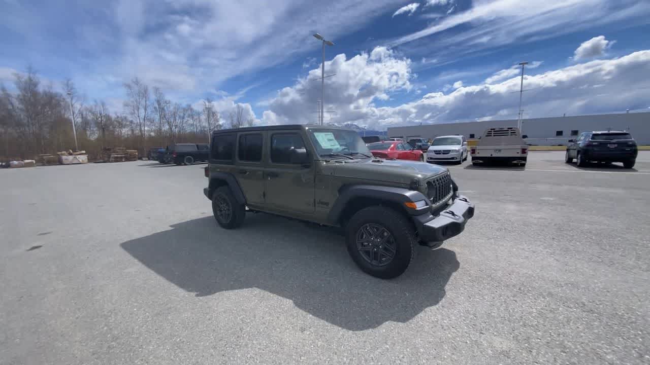 Thumbnail: 2026 Jeep Gladiator - 7