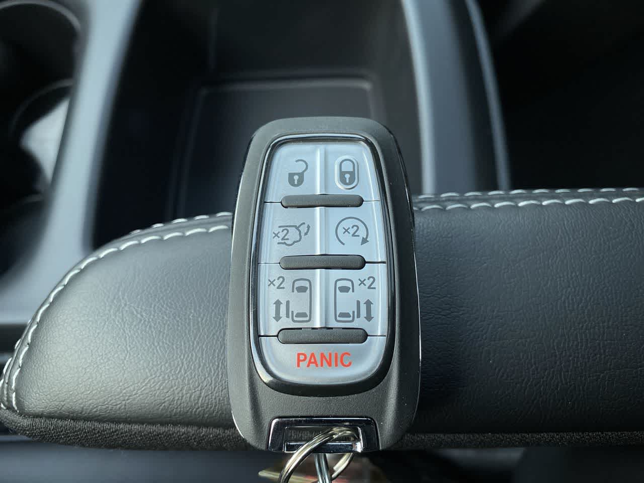 Thumbnail: 2026 Chrysler Pacifica - 18