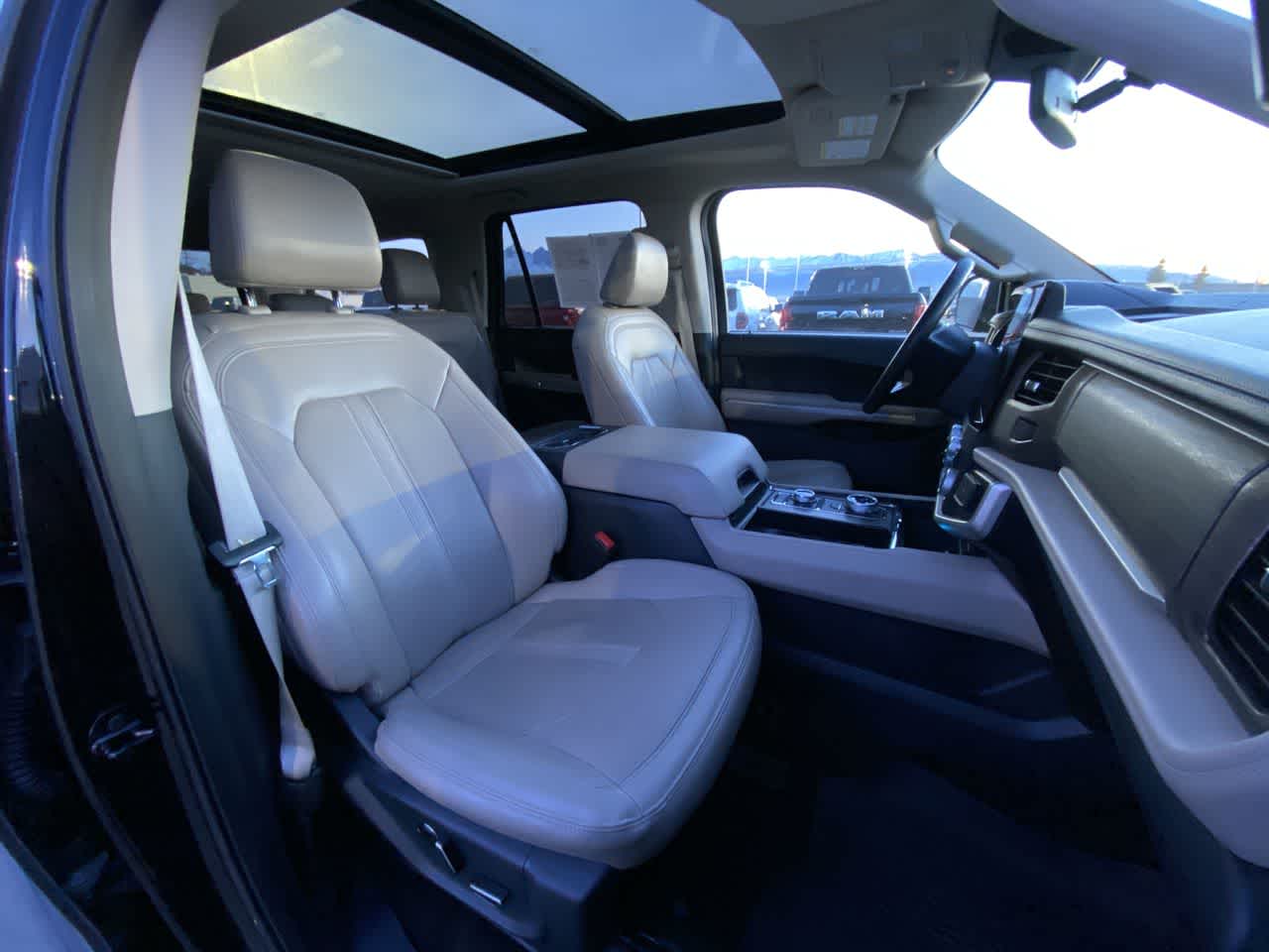 Thumbnail: 2024 Ford Expedition MAX - 28