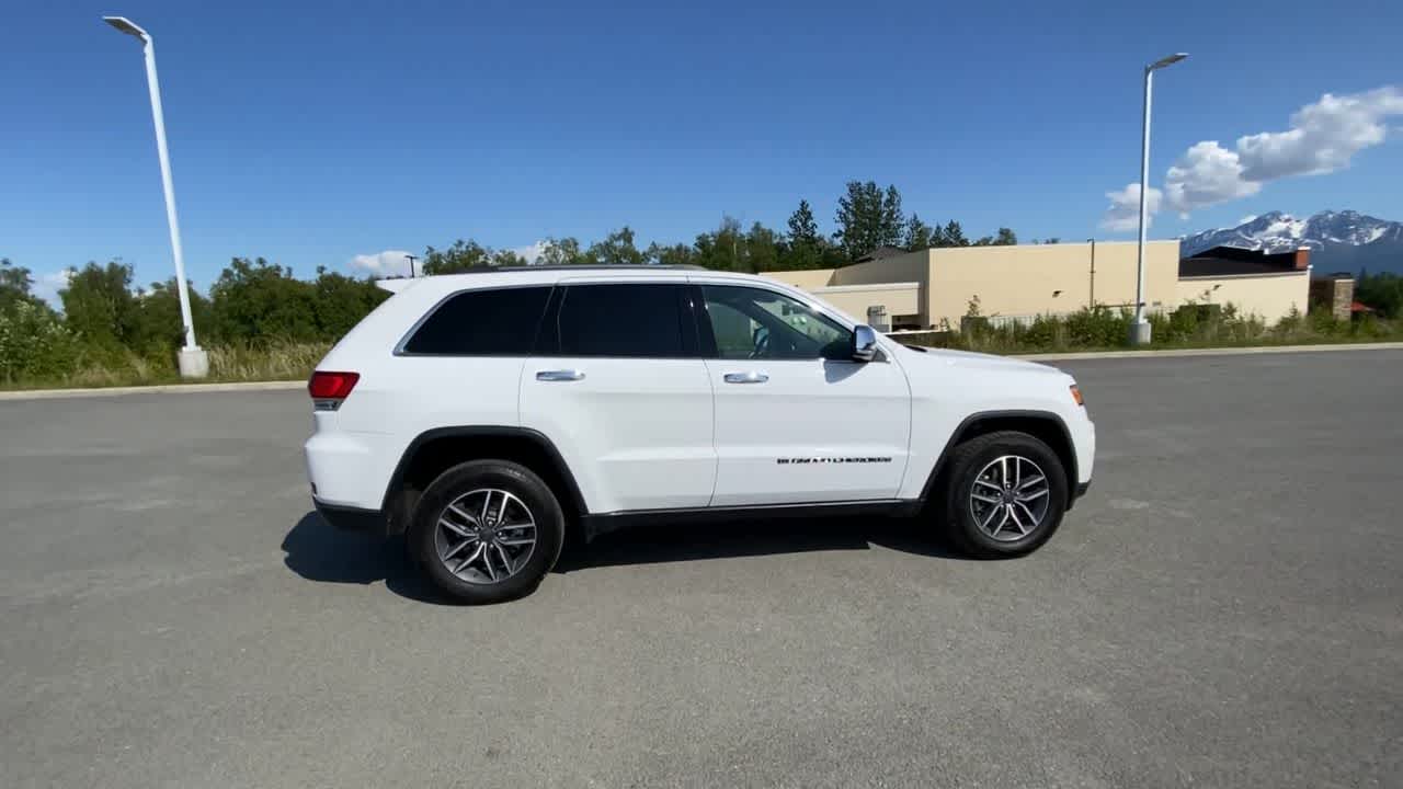 Thumbnail: 2022 Jeep Grand Cherokee - 15