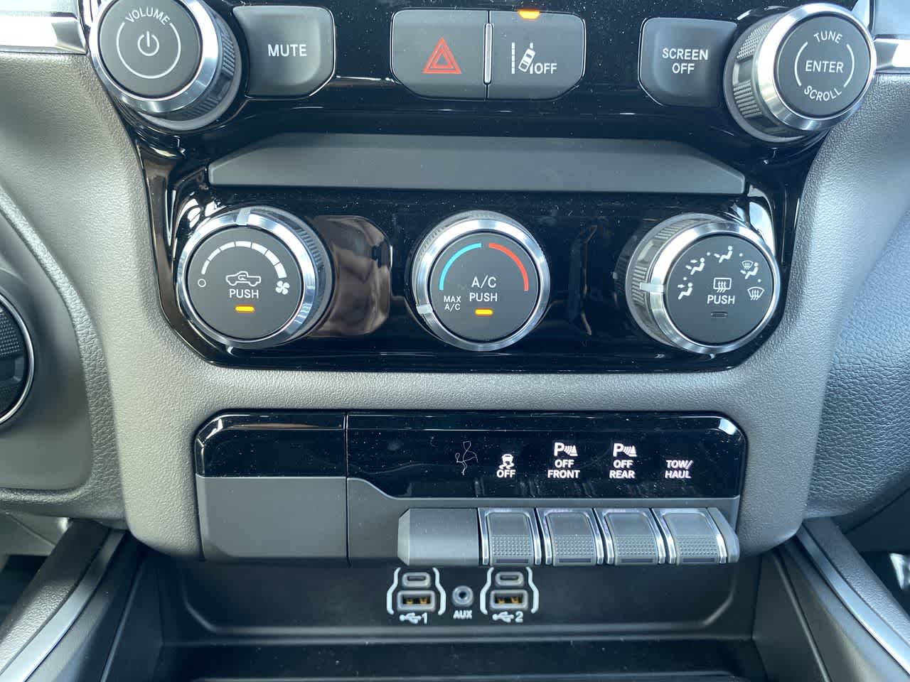 Thumbnail: 2026 RAM 1500 - 19
