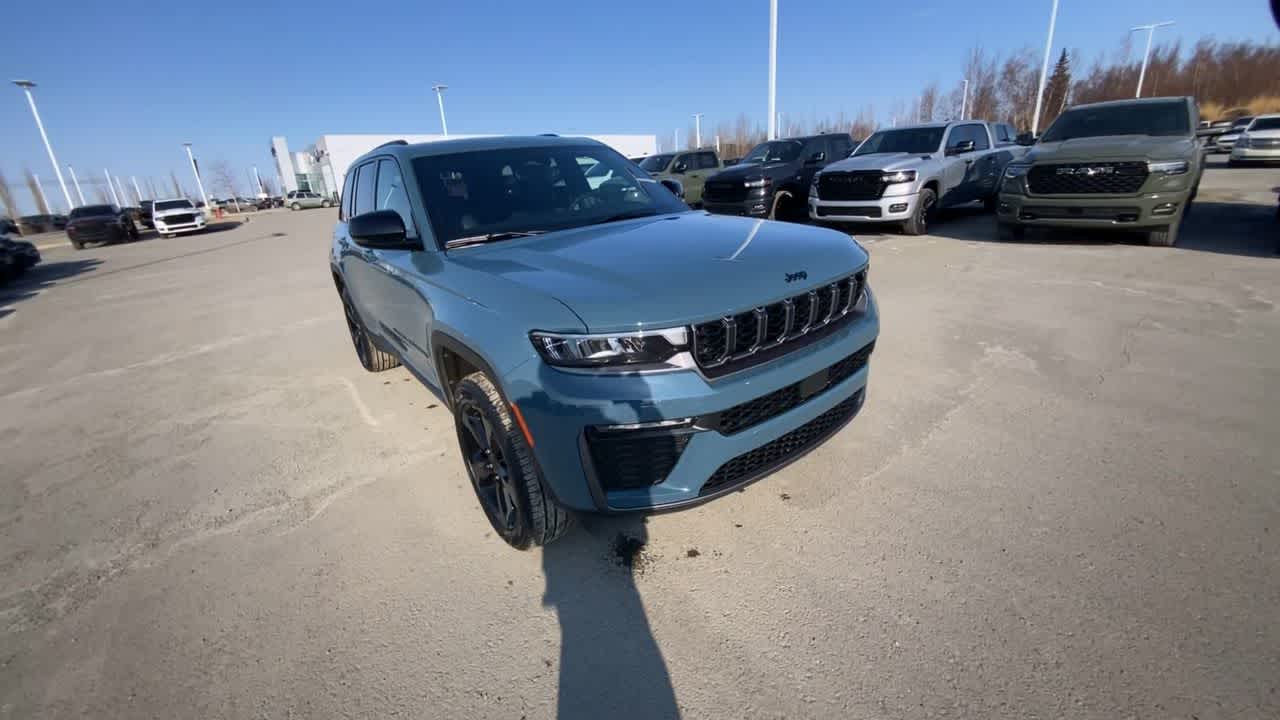 Thumbnail: 2026 Jeep Grand Cherokee - 7